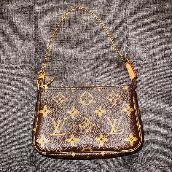 Louis Vuitton Handbags - Louis Vuitton Mini Pochette
